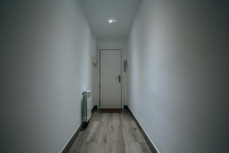 How to Keep Your Entryway Clean and Simple for a Welcoming Home